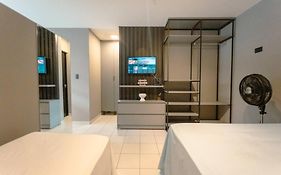 Apartamento Zona 7 UEM Wi-Fi Smart 4P LP15